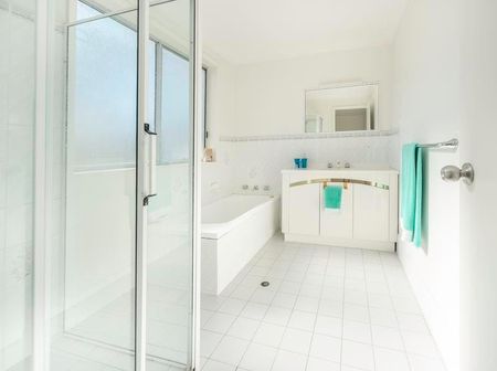 Unit 1/14 Havenview Road, Terrigal - Photo 2