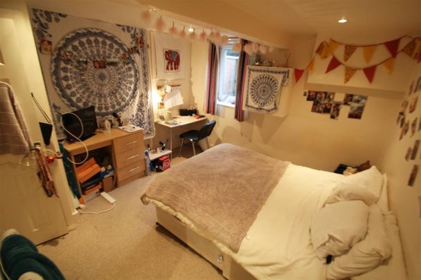 5 Bed Terraced House, Granby Grove, LS6 - Photo 1