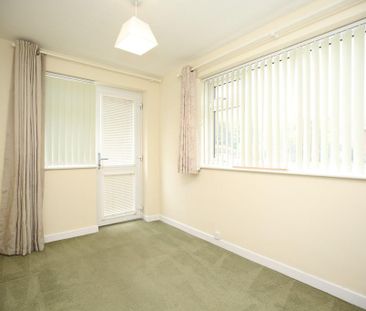 2 bedroom ground floor flat to rent - Photo 5