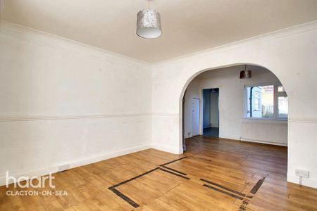 3 bedroom semi-detached house to rent - Photo 4