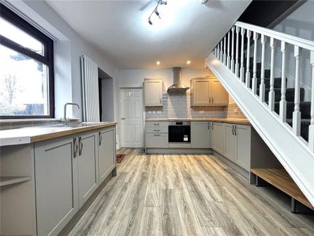 2 bedroom end of terrace house to rent - Photo 4