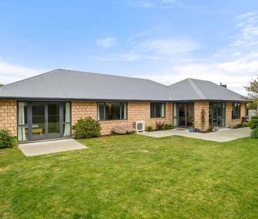 Four Bedroom Home In Parklands - Photo 4