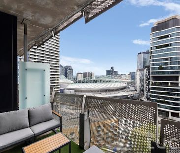 Elevated Docklands living with stadium views - Photo 5