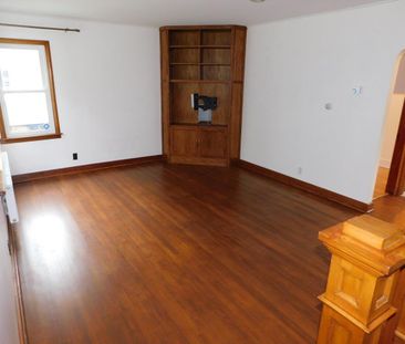 FOR RENT – 2 Graham Street, Dartmouth, Nova Scotia - Photo 3