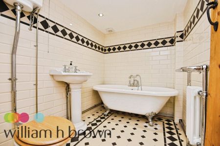 High Street - Photo 4