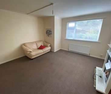 8 Thornleigh Park, - Photo 1