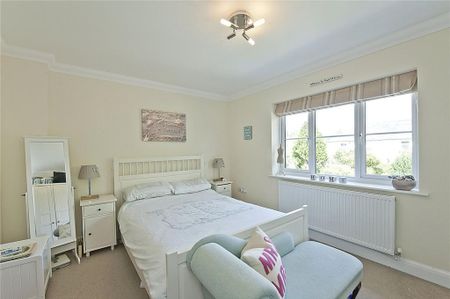 2 bedroom semi-detached house to rent - Photo 2