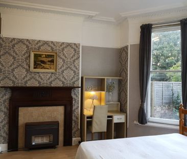 Room in a Shared House, Henleaze Road, BS9 - Photo 3