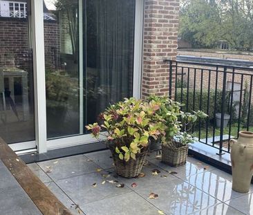 Appartement te huur in 's Gravenwezel voor € 1.135 met 2 slaapkamers - Photo 1