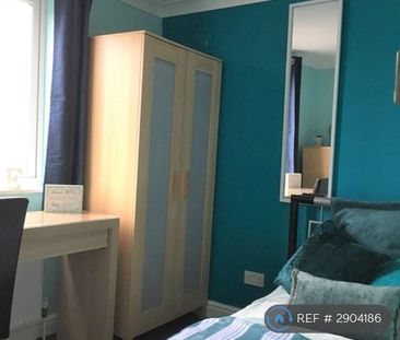 1 bedroom in a house share to rent - Photo 6