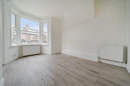 Queen Mary Road, Crystal Palace, London, SE19 - Photo 2