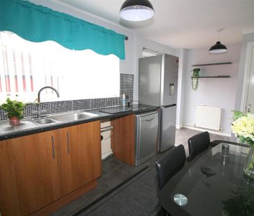 2 bedroom terraced house to rent - Photo 6