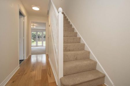 4 bedroom townhouse to rent - Photo 2