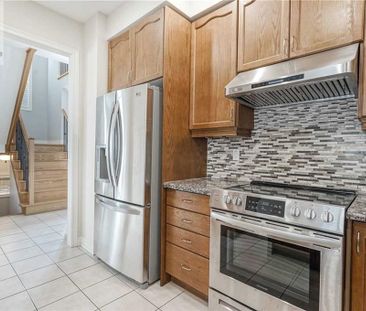 3 COOLWATER Drive Unit# UPPER, Brampton, Ontario, L6R0X7 - Photo 1