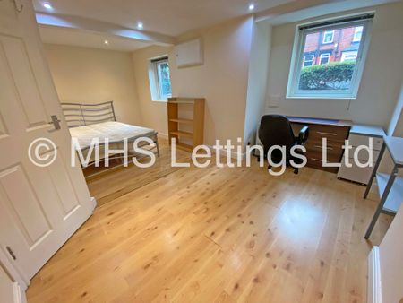 3 Bedroom Mid Terraced House for rent in Beechwood Mount - Photo 4