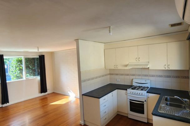 Ideally Located - 1 Bedroom Unit!! - Photo 1