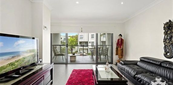 $850pw 3Storey Townhouse 3Bed 2Bath 2Car - Photo 2
