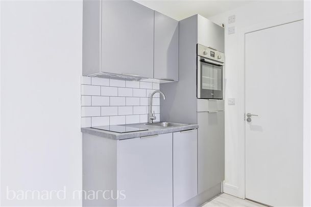Spencer Road, East Molesey - Photo 1