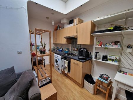 1 bedroom flat to rent - Photo 3