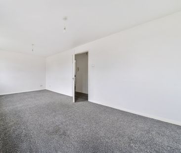 Flat to rent - Crayford High Street, Dartford, DA1 - Photo 4
