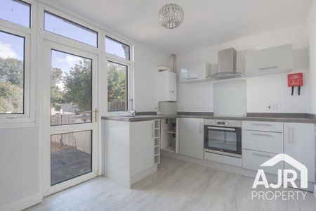 2 bedroom terraced house to rent - Photo 3