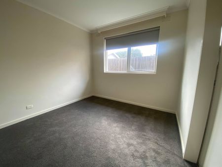 Light-Filled One-Bedroom Unit in the Heart of Brunswick - Photo 3