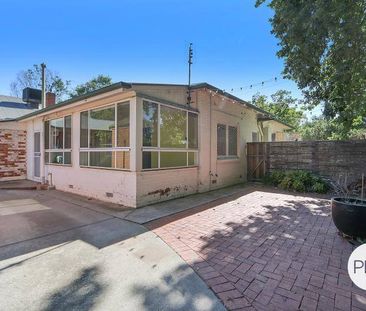 CHARACTER FILLED CENTRAL ALBURY HOME - Photo 6