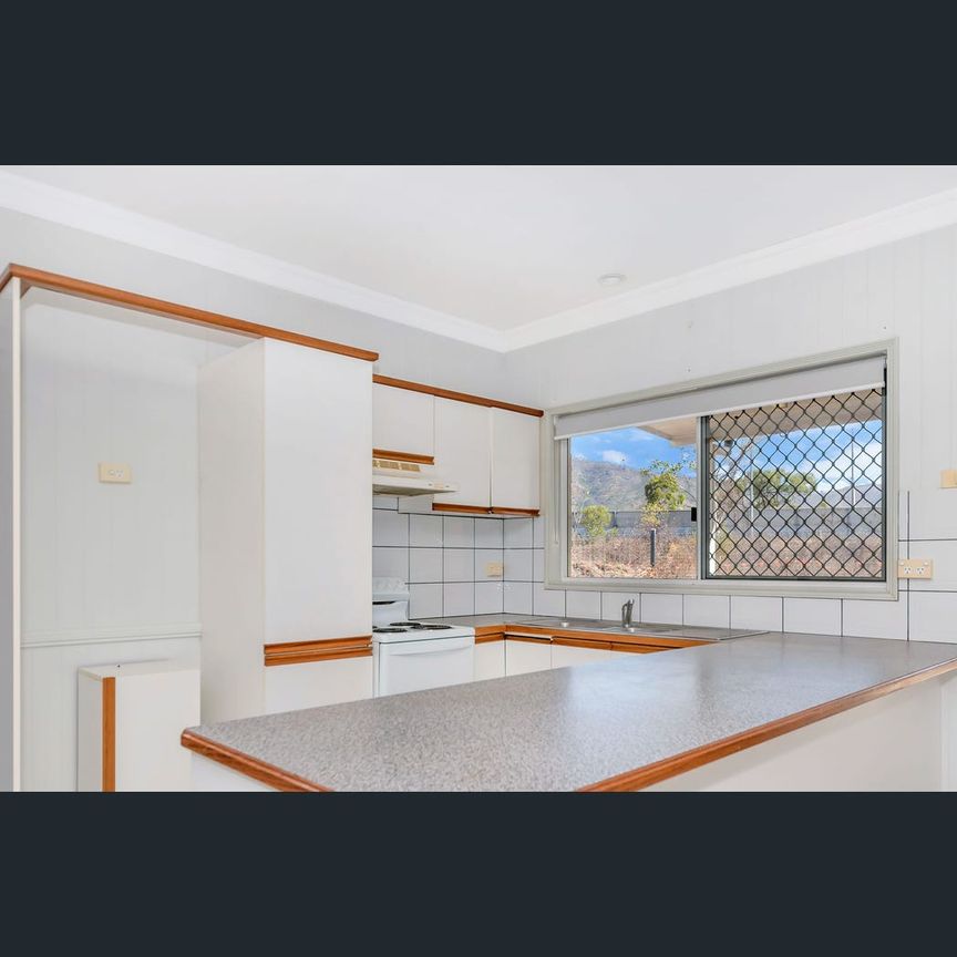 4 Doig Ct, Douglas, Qld 4814 - Photo 1