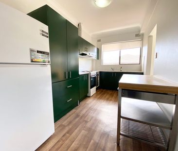 Top Floor Apartment In Convenient Location!!! - Photo 5