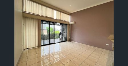 Two Bedroom Modern Apartment - Photo 5