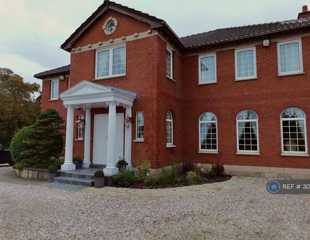 5 bedroom detached house to rent - Photo 1