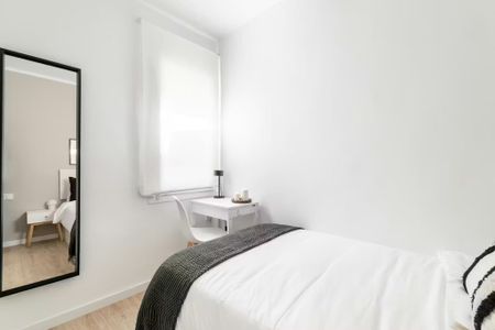 Carrer d'Orient, L'Hospitalet de Llobregat, Catalonia 08904 - Foto 2