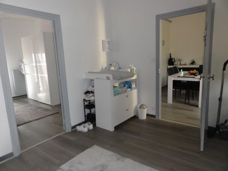 Location Appartement 4 pièces 65m² LE CREUSOT 71200 - Photo 5