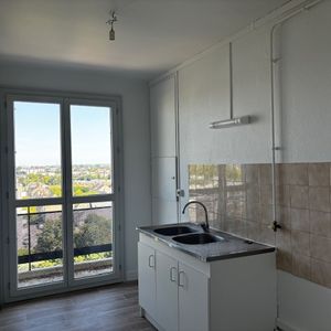 Appartement très lumineux idéalement situé, dans une résidence à proximité des commerces, des écoles et des transports en communs. - Photo 2