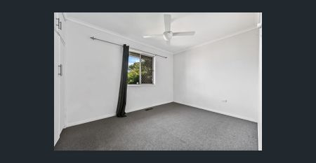 Generous 4-bedroom Family Living! - Photo 4