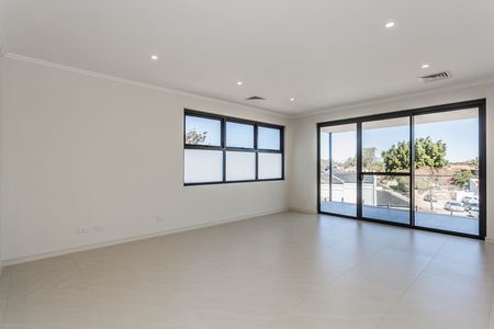 Executive Apartment in Sought After Location - Photo 3