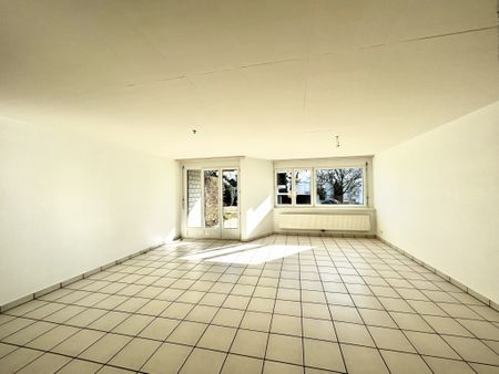 Appartement de 4 pièces au rez-de-chaussée avec grande terasse et accès au jardin - Photo 4