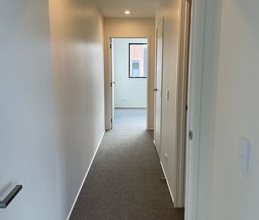 SPACIOUS 2BR + XTRA(LIVING ROOM/ TOILET/HEATPUMP) - Photo 3