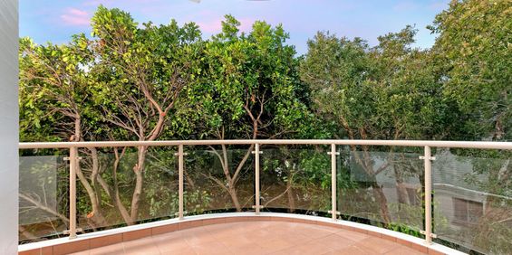 Coastal Comfort & Style – Only Steps to Dee Why Beach - Photo 3