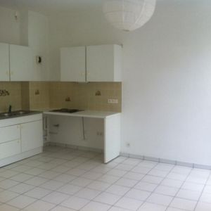 Location Appartement 3 pièces BORDEAUX 33300 - Photo 2