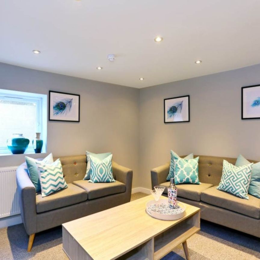 Silver Royd Hill (Room 3), Armley, Leeds - Photo 1