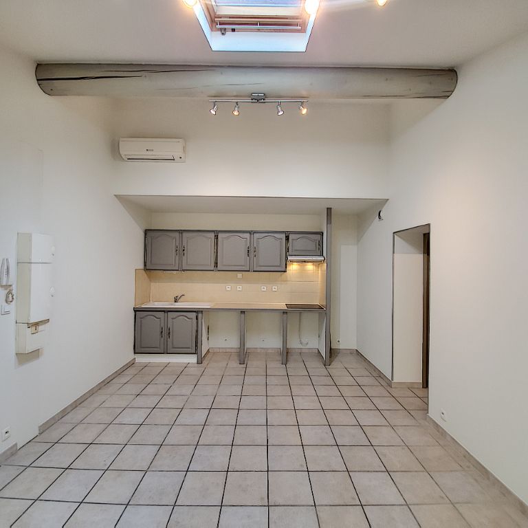 Noves, centre : Appartement T2, - Photo 1