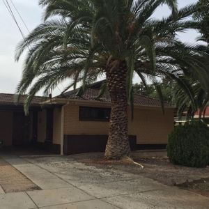 3 Bedroom Family Home - Photo 3