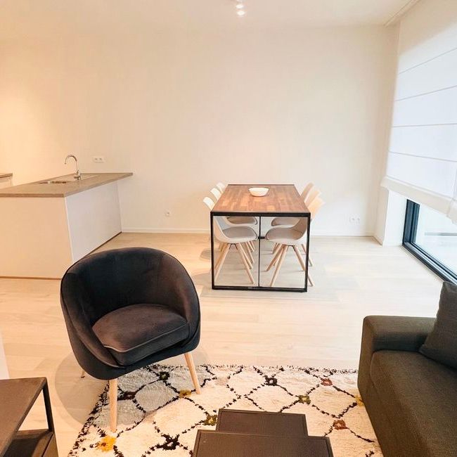 Appartement te huur in Oudergem voor € 1.300 met 1 slaapkamer - Photo 1