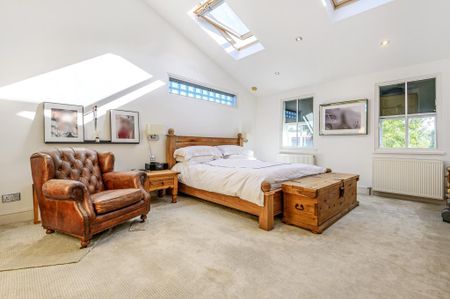 5 bedroom end of terrace house to rent - Photo 4