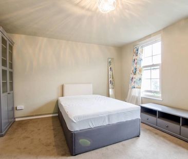3 Bed Flat, Macartney House, SW9 - Photo 3