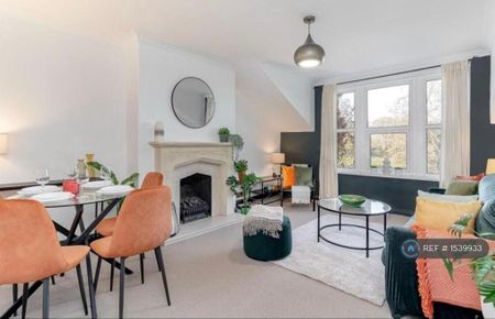 2 bedroom flat to rent - Photo 3