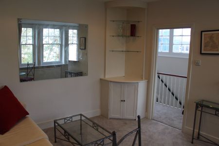 1 Bed Flat, Vereker Road, W14 - Photo 2