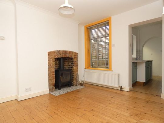2 bedroom terraced house to rent - Photo 1