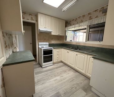 Single Storey Beauty! - Photo 2